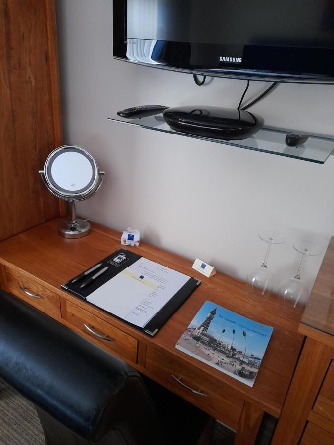 Bed and Breakfast Langtrys Blackpool Esterno foto